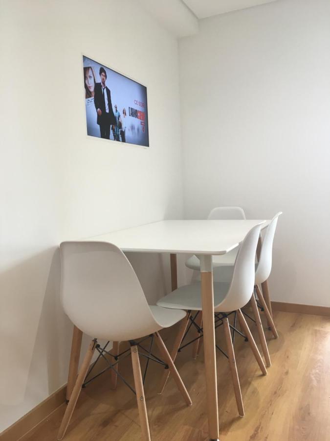 Bedrooms In Modern Guest House Almada Extérieur photo