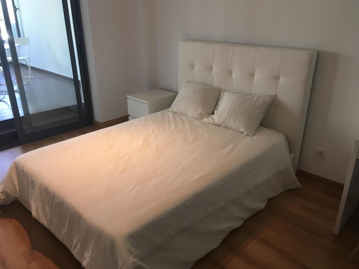 Bedrooms In Modern Guest House Almada Extérieur photo