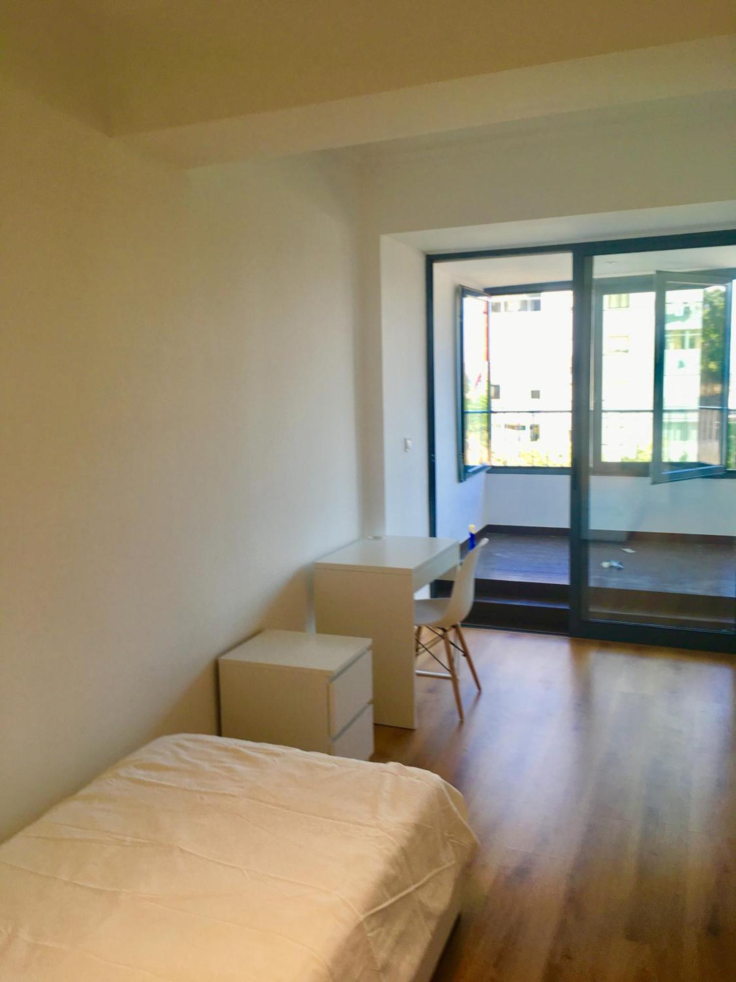 Bedrooms In Modern Guest House Almada Extérieur photo